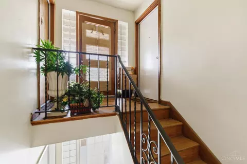 Entry Way - 781 Clanora Dr, Cincinnati, OH 45205 photo 2 of 2