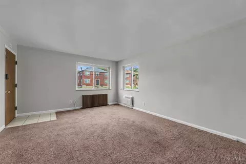 Living - 629 Maple Rd, Reading, OH 45215 photo 1 of 5