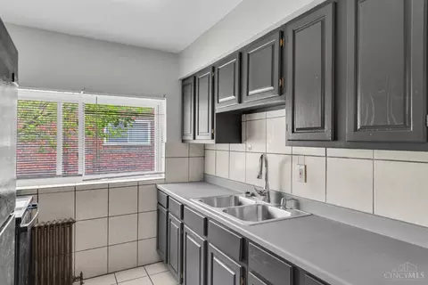 Kitchen - 629 Maple Rd, Reading, OH 45215 photo 3 of 7