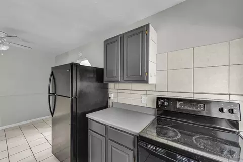 Kitchen - 629 Maple Rd, Reading, OH 45215 photo 4 of 7