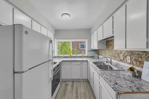 Kitchen - 629 Maple Rd, Reading, OH 45215 photo 6 of 7