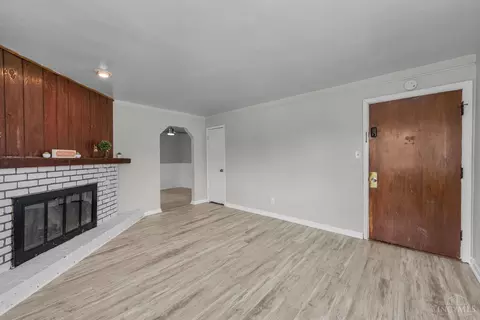 Living - 629 Maple Rd, Reading, OH 45215 photo 3 of 5