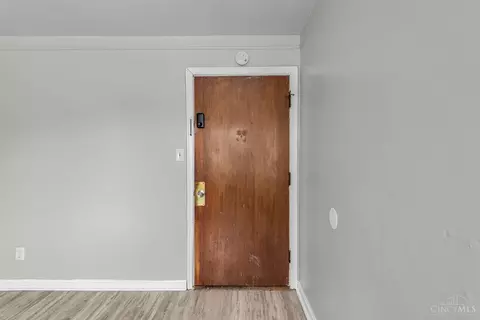 Entry Way - 629 Maple Rd, Reading, OH 45215 photo 2 of 2
