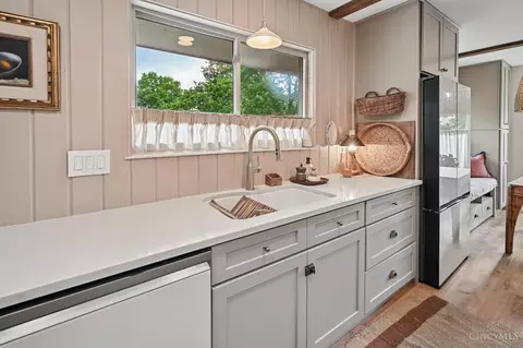 Kitchen - 4779 Pewter Rd, Cincinnati, OH 45244 photo 4 of 6