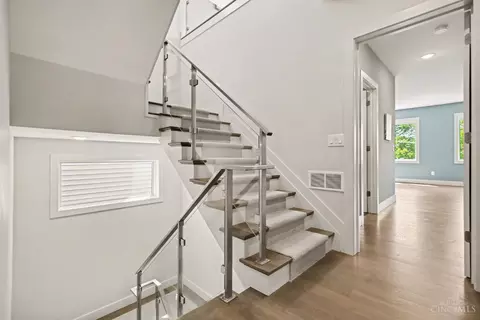 Entry Way - 436 Boal St, Cincinnati, OH 45202 photo 3 of 4