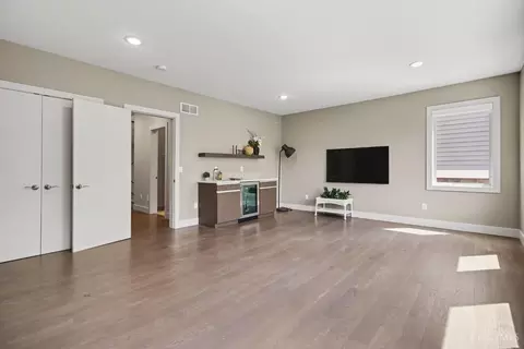 Living - 436 Boal St, Cincinnati, OH 45202 photo 2 of 2