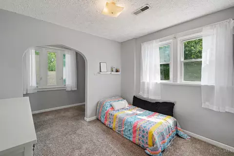 Bedroom - 3231 Darwin Ave, Cincinnati, OH 45211 photo 4 of 7