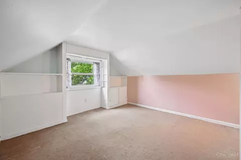 Bedroom - 5032 Willnet Dr, Cincinnati, OH 45238 photo 8 of 11