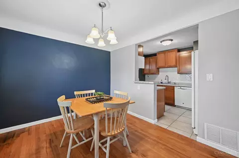 Dining - 5032 Willnet Dr, Cincinnati, OH 45238 photo 3 of 3