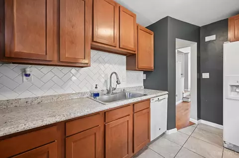 Kitchen - 5032 Willnet Dr, Cincinnati, OH 45238 photo 3 of 4