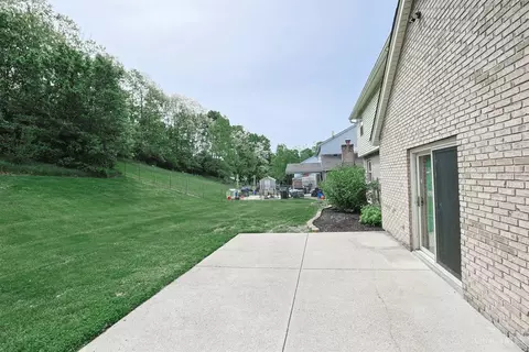 Exterior - 4388 Simca Ln, Cincinnati, OH 45211 photo 5 of 10