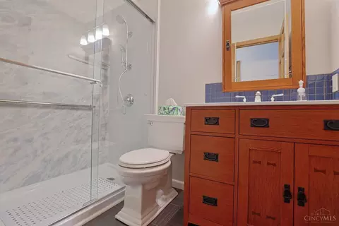 Bath - 4388 Simca Ln, Cincinnati, OH 45211 photo 2 of 3
