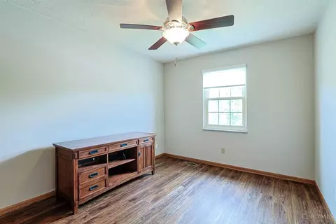 Bedroom - 4388 Simca Ln, Cincinnati, OH 45211 photo 3 of 8