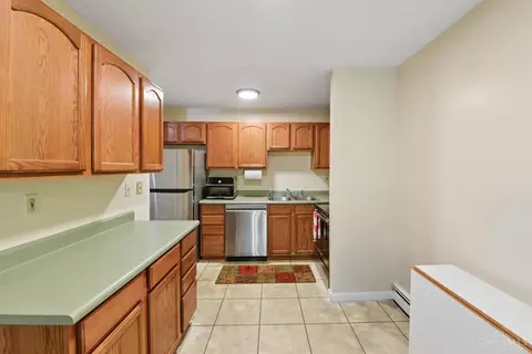 Kitchen - 4808 Chalet Dr, Saint Bernard, OH 45217 photo 5 of 5