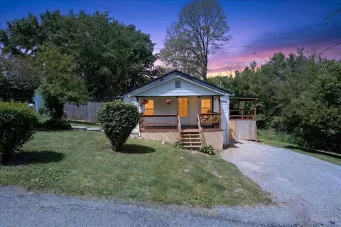 53 Third St, Peebles, OH 45660