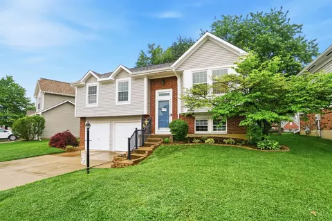 Exterior - 4613 Laurel View Dr, Cincinnati, OH 45244 photo 3 of 19