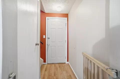 Entry Way - 4613 Laurel View Dr, Cincinnati, OH 45244 photo 7 of 8