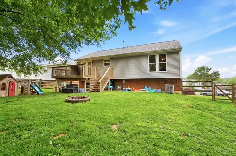 Exterior - 4613 Laurel View Dr, Cincinnati, OH 45244 photo 12 of 19
