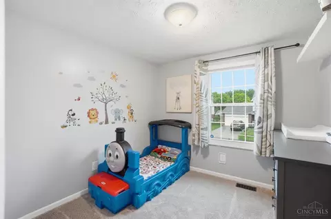 Bedroom - 4613 Laurel View Dr, Cincinnati, OH 45244 photo 6 of 7