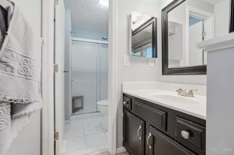 Bath - 4613 Laurel View Dr, Cincinnati, OH 45244 photo 1 of 9