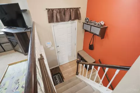 Entry Way - 4613 Laurel View Dr, Cincinnati, OH 45244 photo 3 of 8
