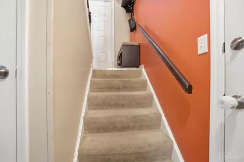Entry Way - 4613 Laurel View Dr, Cincinnati, OH 45244 photo 6 of 8