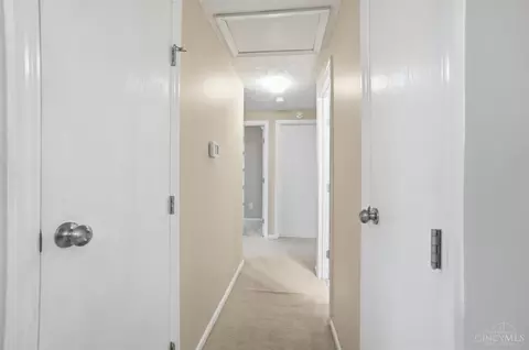 Entry Way - 4613 Laurel View Dr, Cincinnati, OH 45244 photo 5 of 8