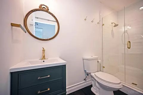 Bath - 1451 Sutton Ave, Cincinnati, OH 45230 photo 4 of 5
