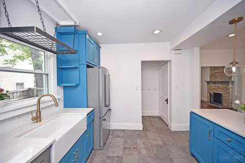 Kitchen - 1451 Sutton Ave, Cincinnati, OH 45230 photo 5 of 6