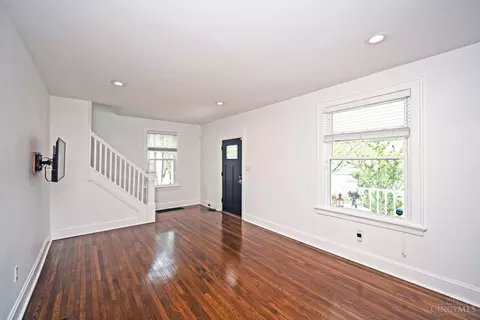 Living - 1451 Sutton Ave, Cincinnati, OH 45230 photo 4 of 5