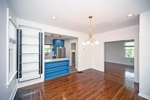 Dining - 1451 Sutton Ave, Cincinnati, OH 45230 photo 2 of 3