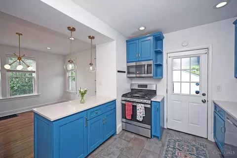 Kitchen - 1451 Sutton Ave, Cincinnati, OH 45230 photo 4 of 6