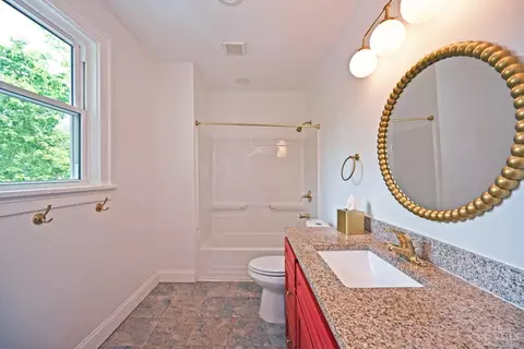 Bath - 1451 Sutton Ave, Cincinnati, OH 45230 photo 1 of 5
