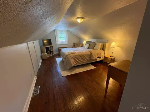 Bedroom - 6934 Merwin Ave, Cincinnati, OH 45227 photo 5 of 6