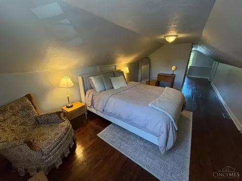 Bedroom - 6934 Merwin Ave, Cincinnati, OH 45227 photo 6 of 6