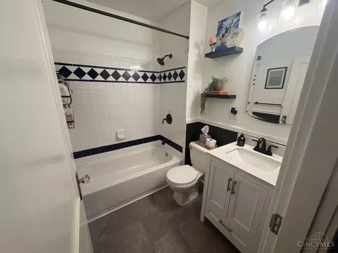 Bath - 6934 Merwin Ave, Cincinnati, OH 45227 photo 1 of 1