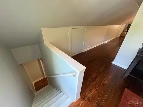 Entry Way - 6934 Merwin Ave, Cincinnati, OH 45227 photo 2 of 3