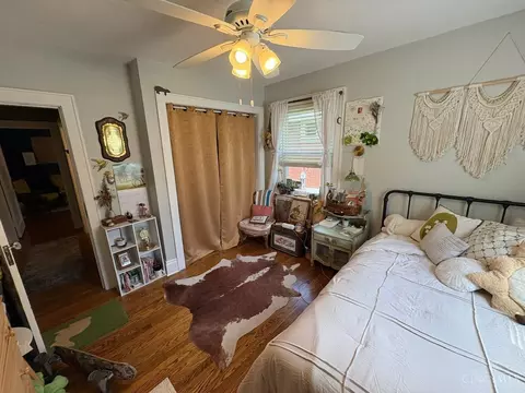 Bedroom - 6934 Merwin Ave, Cincinnati, OH 45227 photo 2 of 6