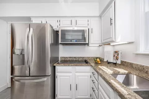 Kitchen - 2846 Markbreit Ave, Cincinnati, OH 45209 photo 2 of 4