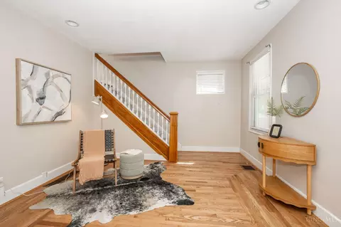 Entry Way - 2846 Markbreit Ave, Cincinnati, OH 45209 photo 2 of 3