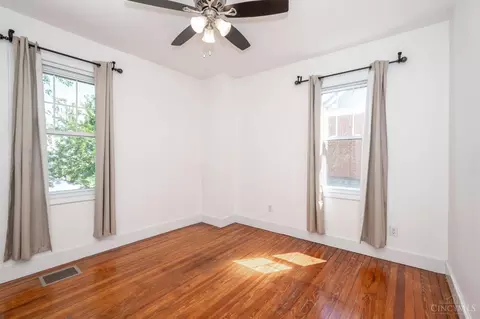 Bedroom - 2846 Markbreit Ave, Cincinnati, OH 45209 photo 7 of 8