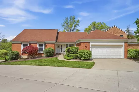 3040 Country Woods Ln, Cincinnati, OH 45248