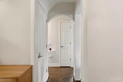 Entry Way - 3947 Holman Cir, Silverton, OH 45236 photo 3 of 11