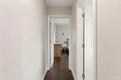 Entry Way - 3947 Holman Cir, Silverton, OH 45236 photo 5 of 11