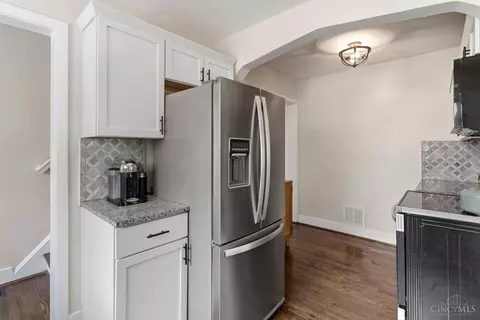 Kitchen - 3947 Holman Cir, Silverton, OH 45236 photo 3 of 7