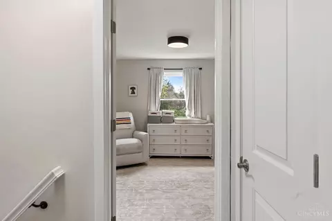 Entry Way - 3947 Holman Cir, Silverton, OH 45236 photo 7 of 11