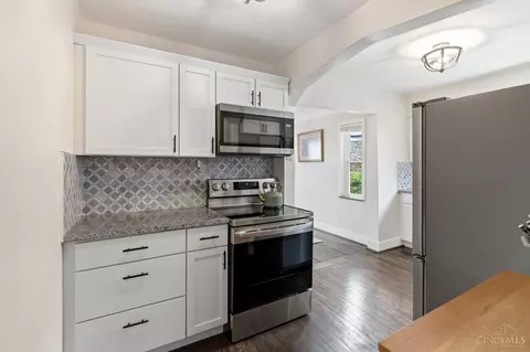 Kitchen - 3947 Holman Cir, Silverton, OH 45236 photo 5 of 7
