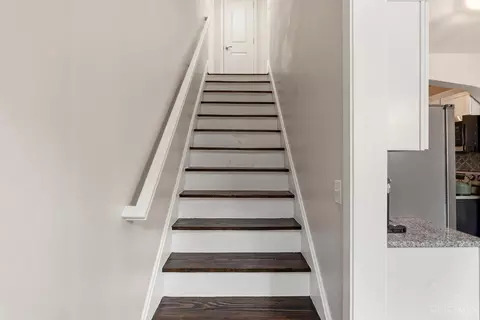 Entry Way - 3947 Holman Cir, Silverton, OH 45236 photo 6 of 11