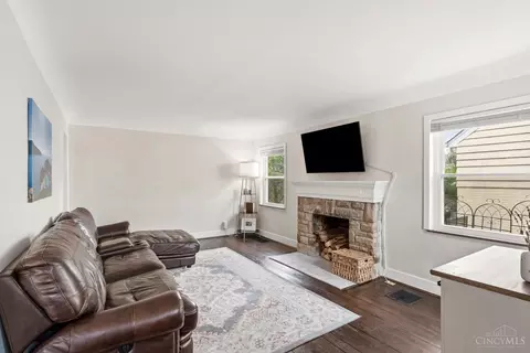 Living - 3947 Holman Cir, Silverton, OH 45236 photo 1 of 2