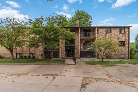 537 Davis Rd, Cincinnati, OH 45255